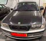 BMW 323i - - graue BMW 323
