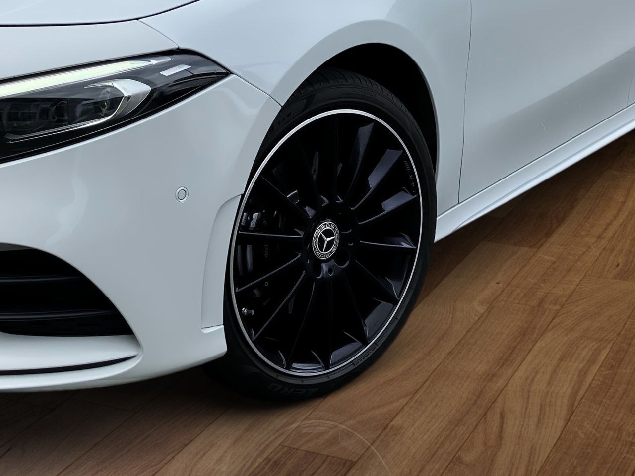 Fahrzeugabbildung Mercedes-Benz A 250 e AMG+NIGHT+PANO+AHK+BURM+MEMORY+CARPL+