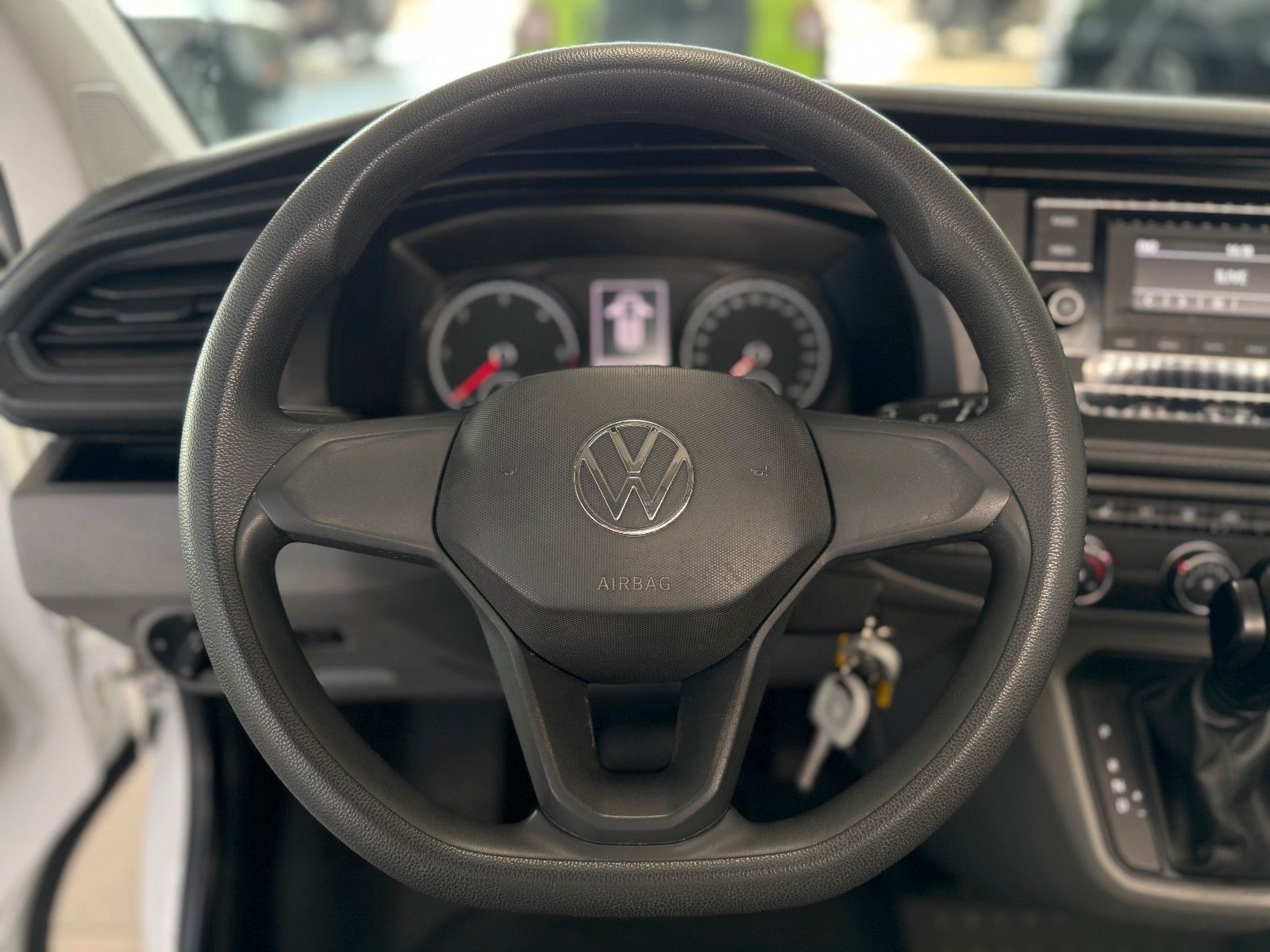 Fahrzeugabbildung Volkswagen T6 Transporter Kombi 2.0 TDI "Klima  9-Sitzer"