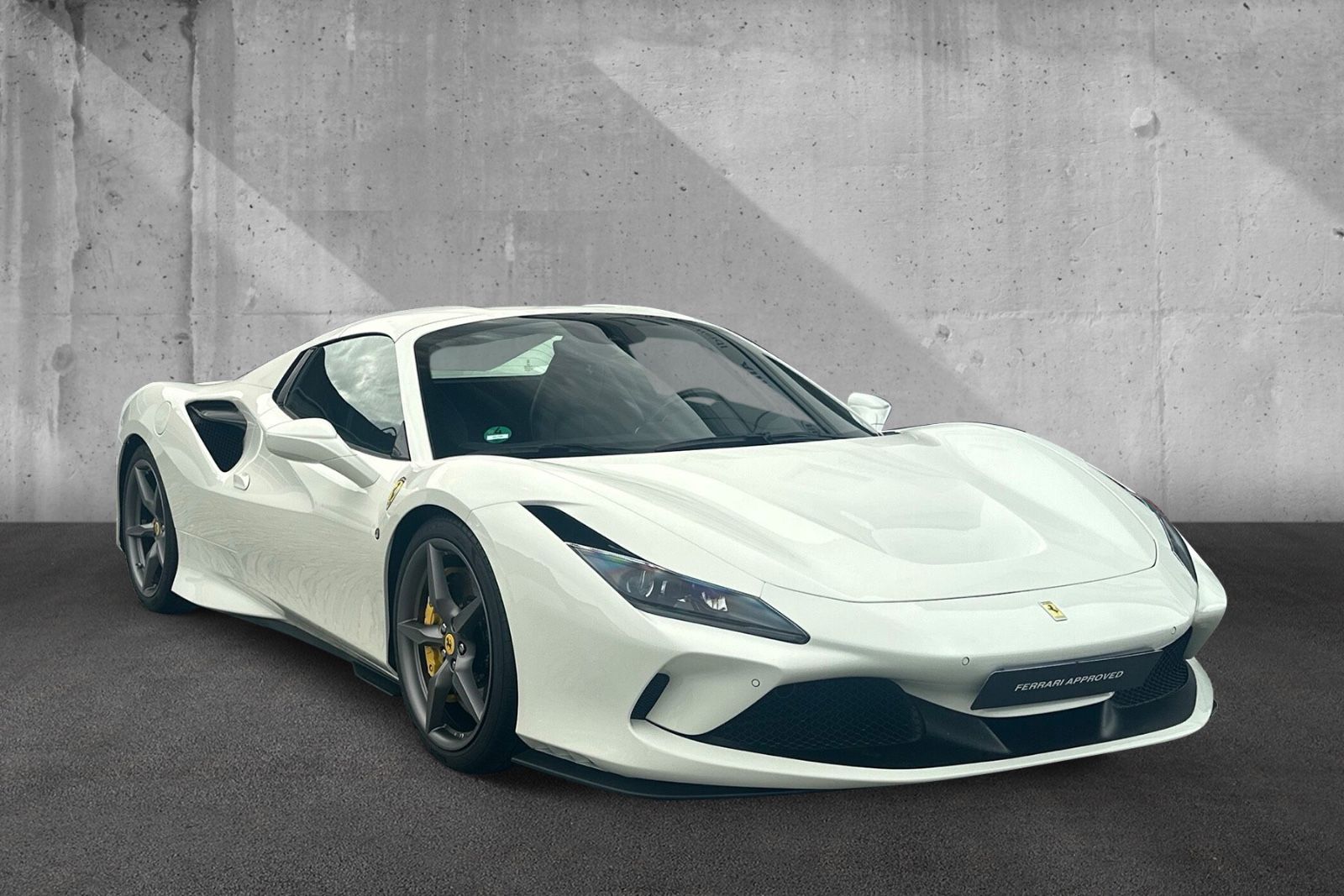 Fahrzeugabbildung Ferrari F8 Spider*Dt.Auto*Lift*LED Lenkrad*JBL*Kamera