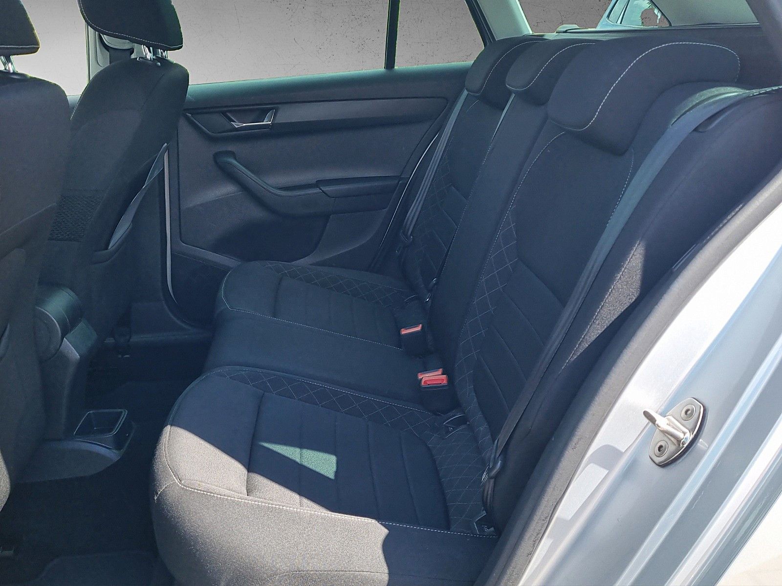 Fahrzeugabbildung SKODA Fabia Combi Style 1,0 TSI DSG GRA PDC