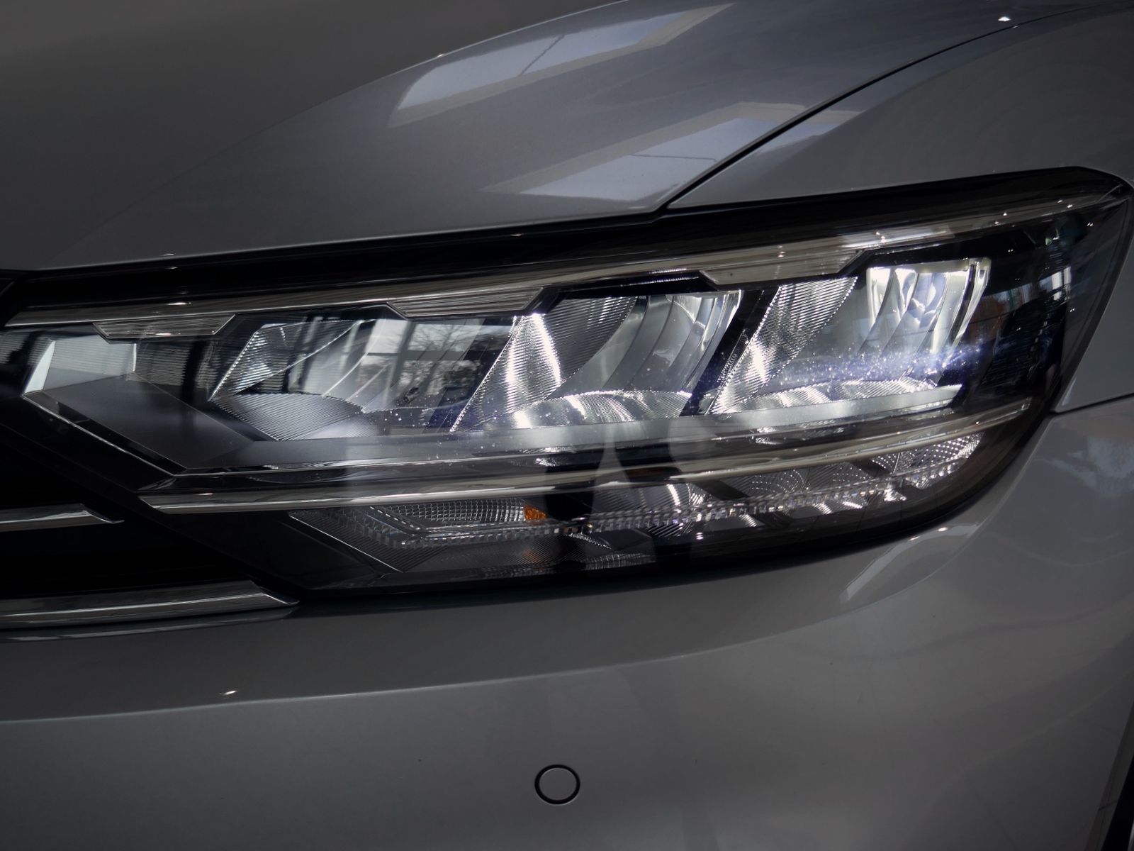 Fahrzeugabbildung Volkswagen Passat Variant Business 2.0 TDI DSG | LED RFK