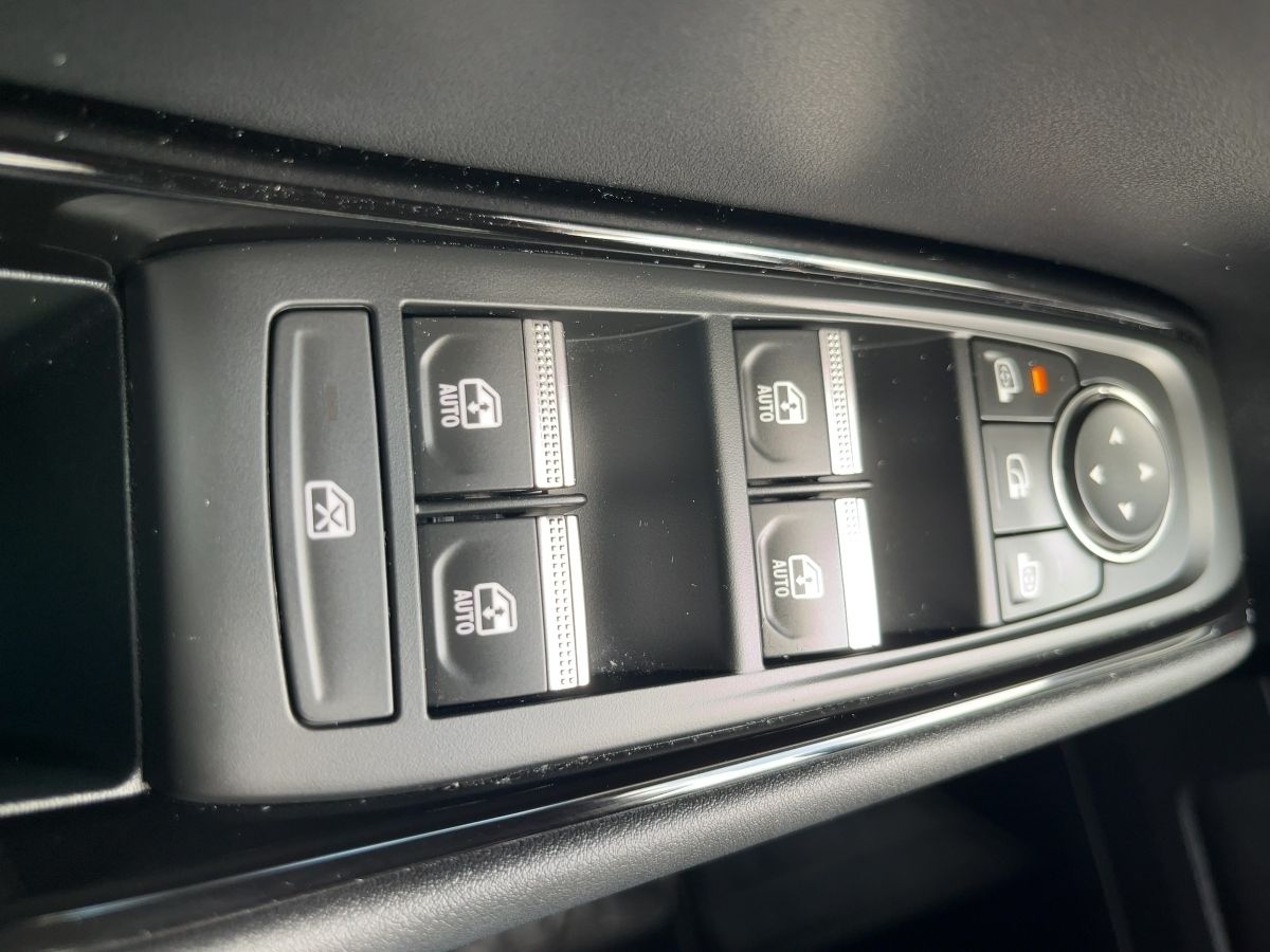 Fahrzeugabbildung Renault Rafale Esprit Alpine Full Hybrid 200 Panod. HUD