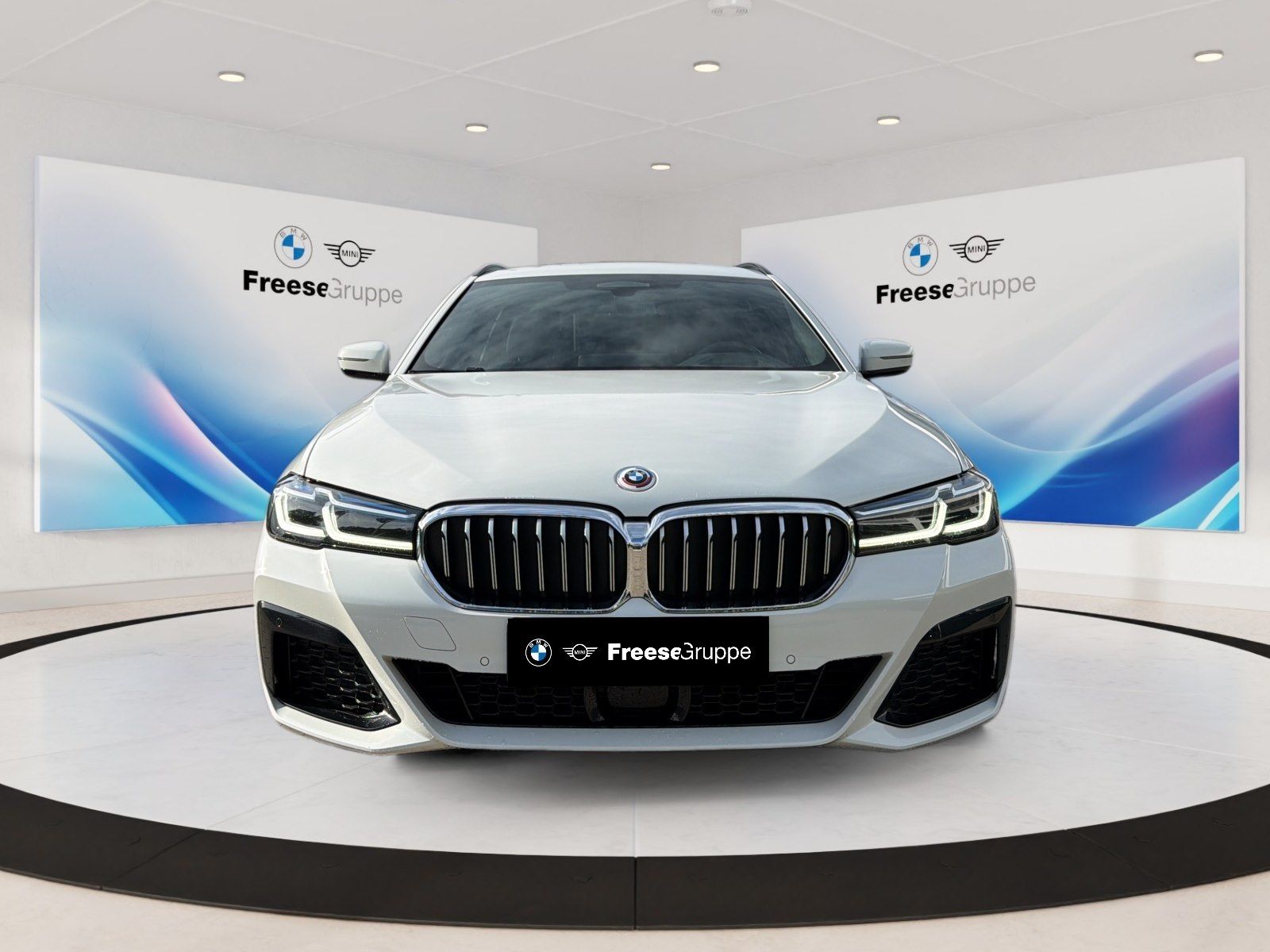 BMW 530e xDrive Touring M-Sport AHK RFK HEAD-UP NAV foto 2