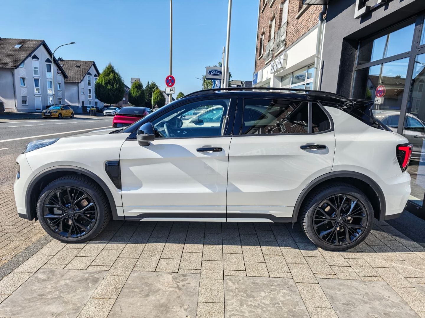 Lynk & Co 01