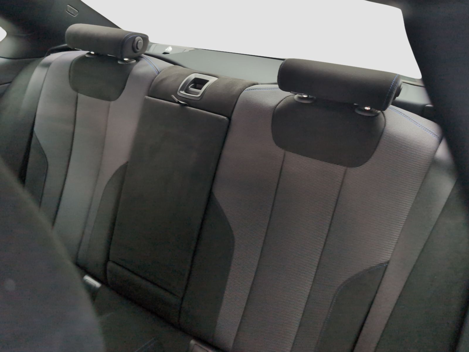 BMW 218 - Bild 9