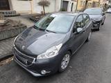 Peugeot 208 95 VTIActive - Peugeot e-208 von privat
