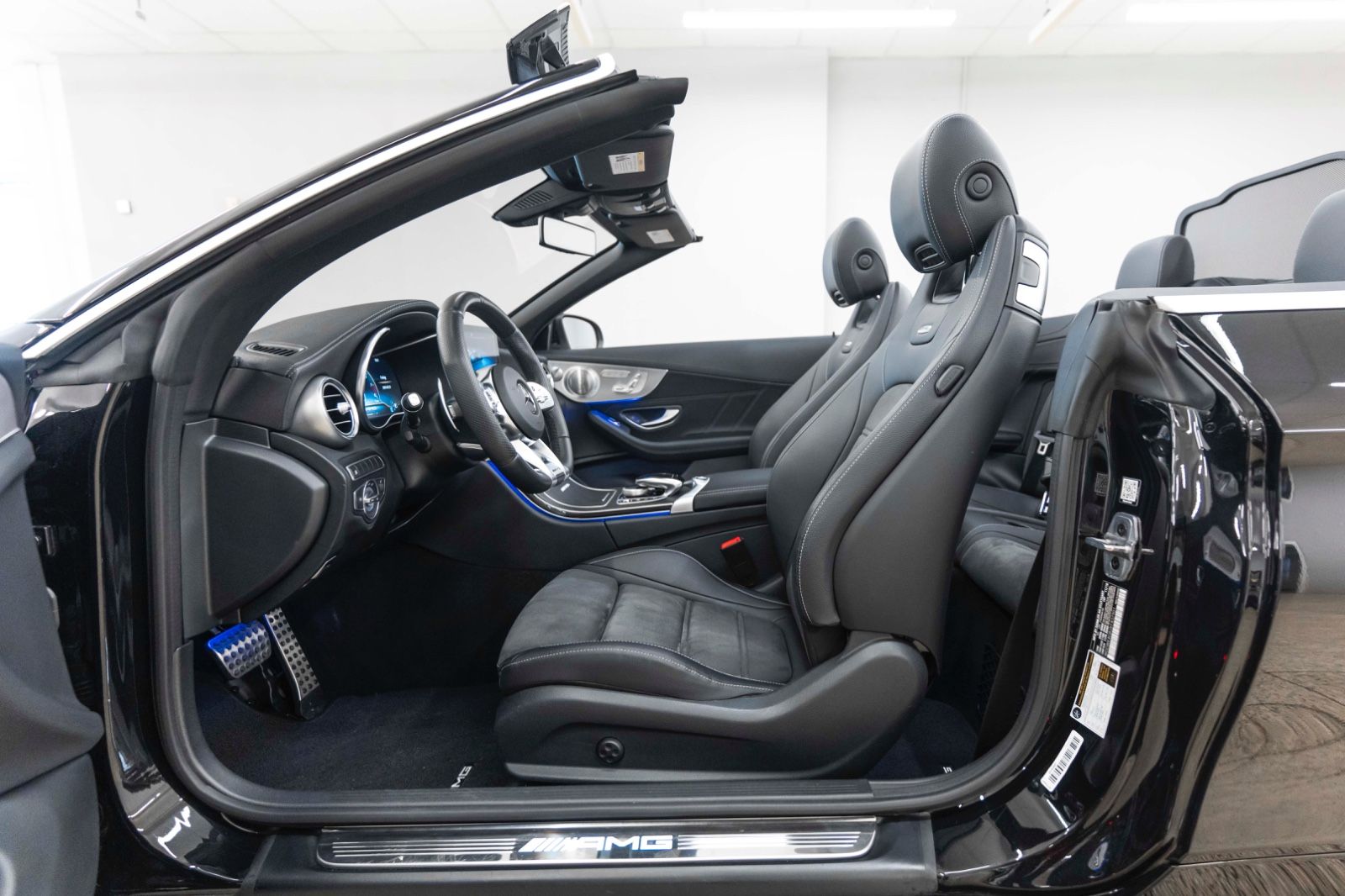 Fahrzeugabbildung Mercedes-Benz C 63 CABRIO AMG LED BURMESTER NAV KAM TOTW
