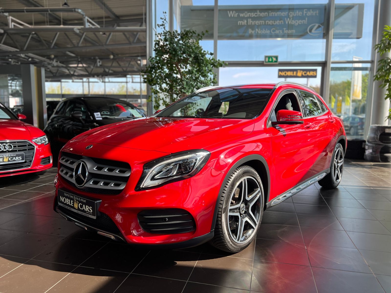 Fahrzeugabbildung Mercedes-Benz GLA 250 AMG Line STNDHZ 360° LED NAV SHZ 19"