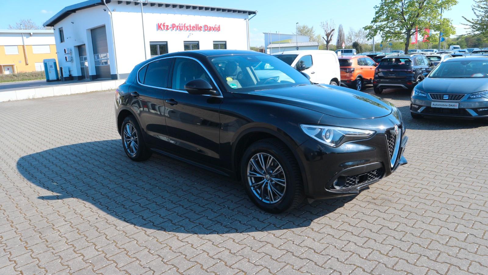 Alfa Romeo Stelvio 2.2 Diesel Super AT8-Q4*Kamera*Navi*