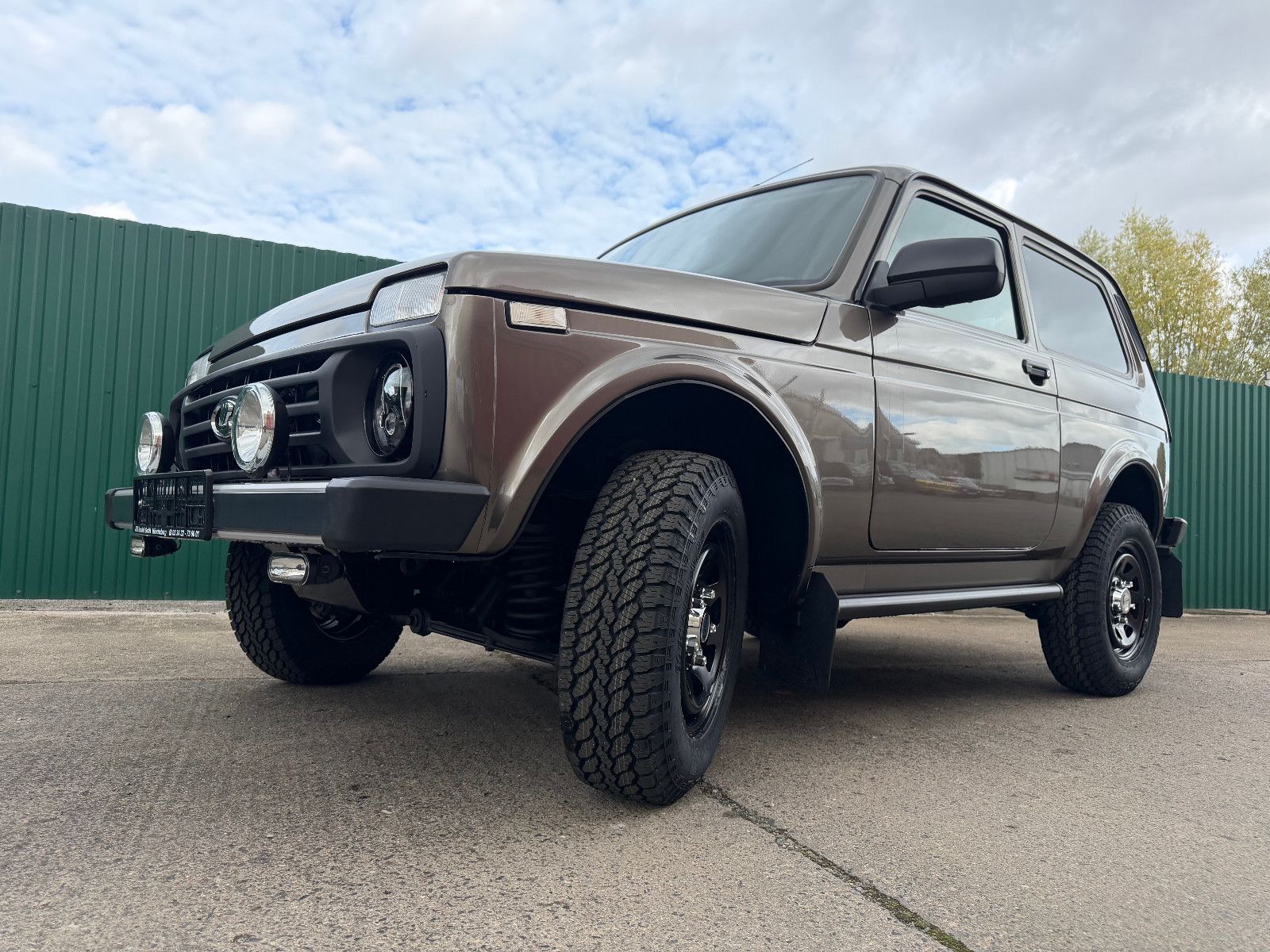 Fahrzeugabbildung Lada LEGEND "PREMIUM PLUS"! SONDERAUSST. AET-2026!