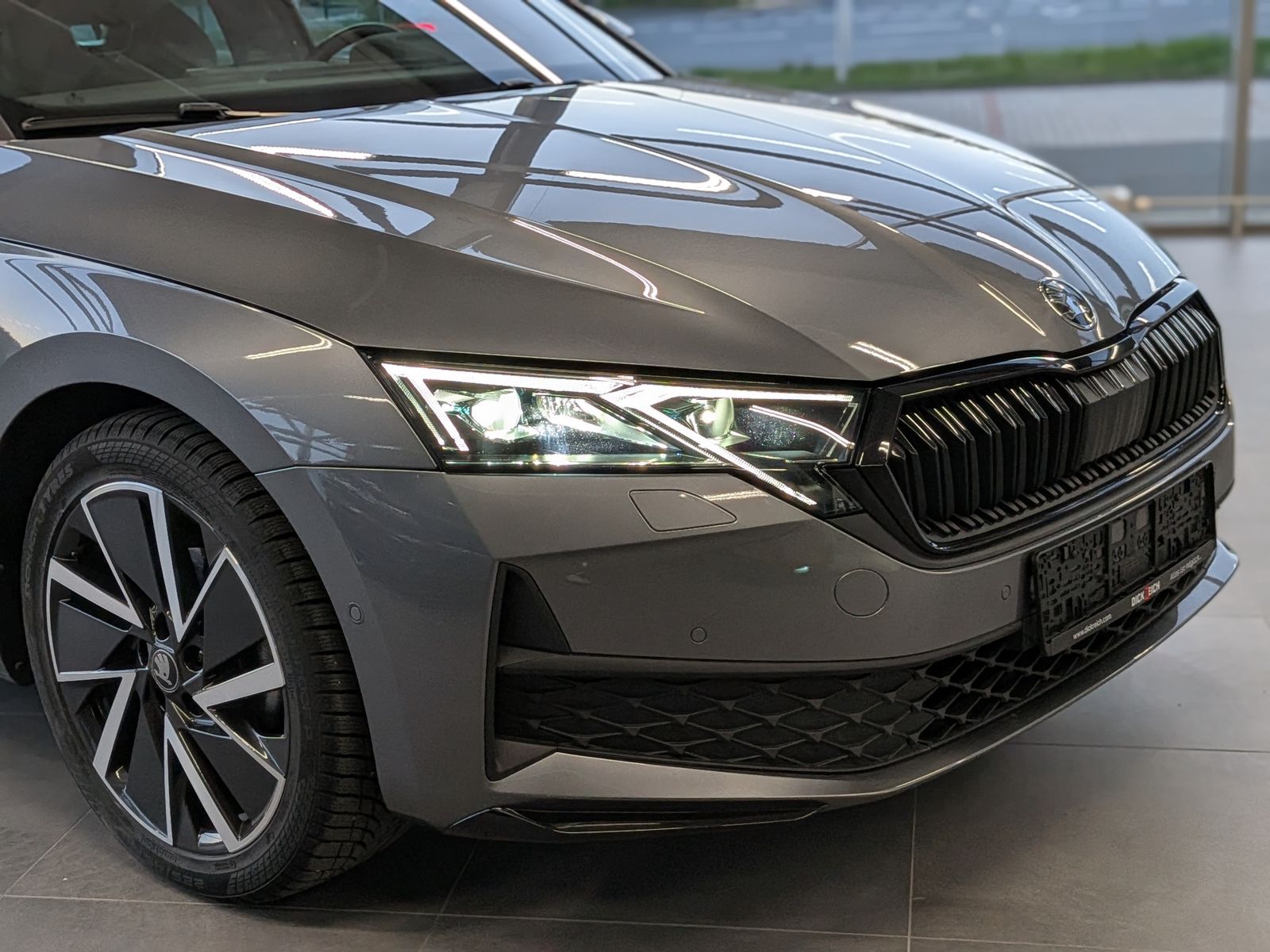 Fahrzeugabbildung SKODA Octavia 2.0 TDI DSG Sportline Matrix AHK 5J-Gara