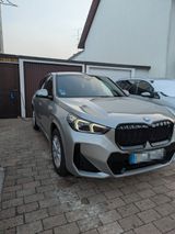 BMW iX1 xDrive30 M-Paket, AHK, Driving Assist Plus - BMW iX1 von privat