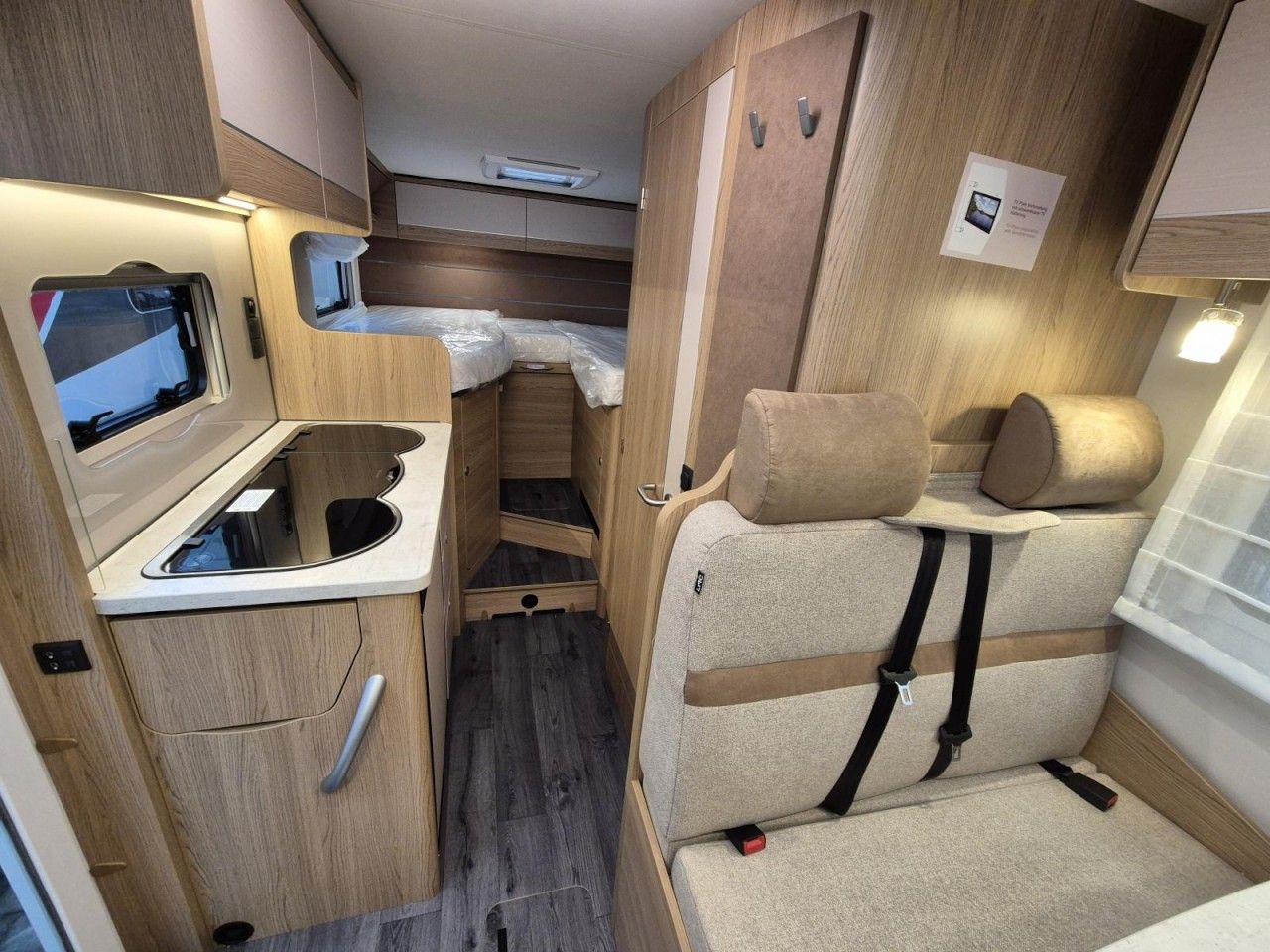 Fahrzeugabbildung LMC Cruiser V 646 G Automatik Radio DAB/Navigation