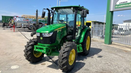 John Deere 5058E