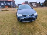 Renault Megane (Automatik, Diesel). 1850. - Renault Megane aus 2007 mit Diesel-Antrieb