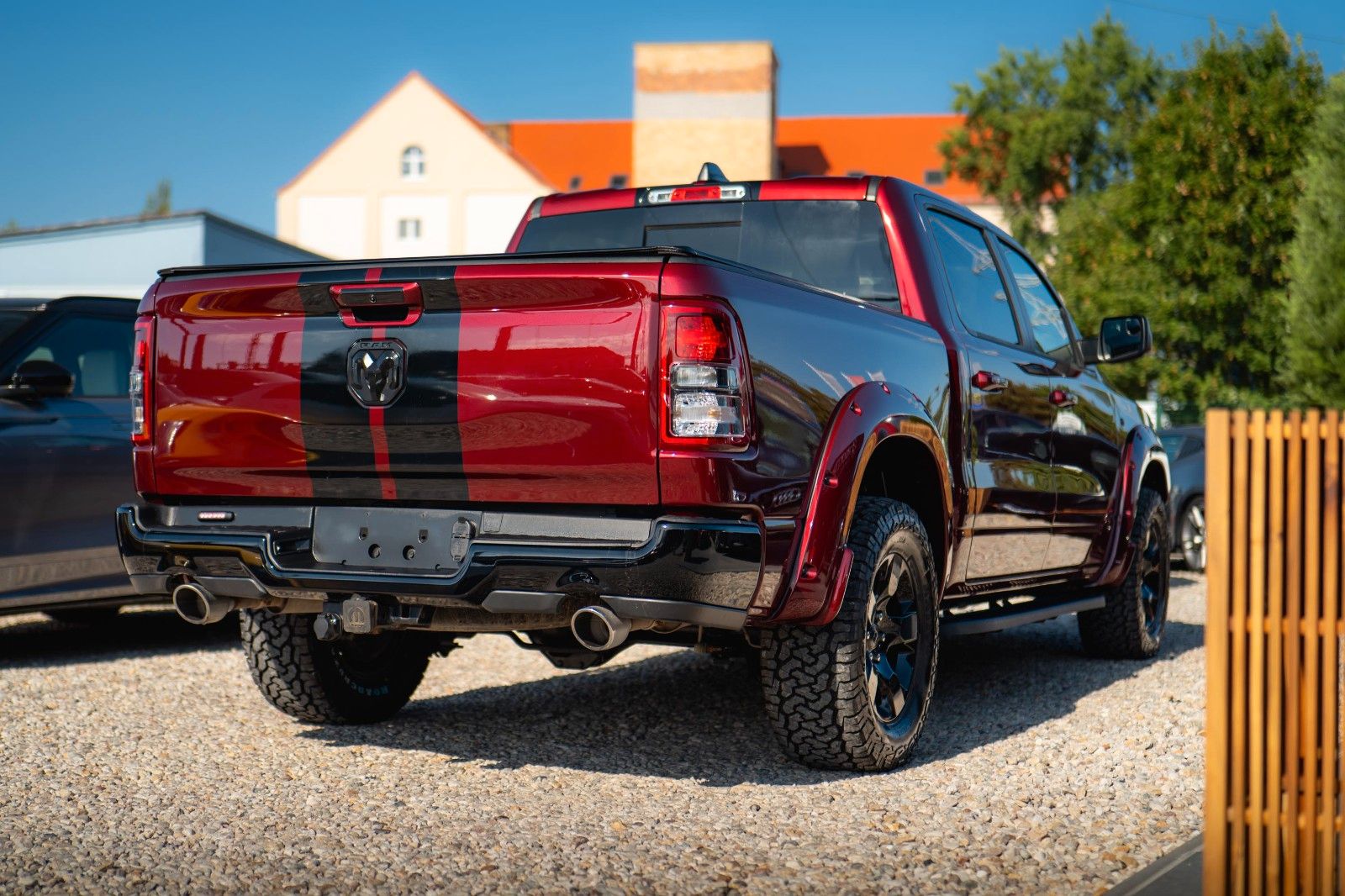 Fahrzeugabbildung Dodge RAM 5.7 V8 HEMI 4x4 OFFROAD Night Limited 19%