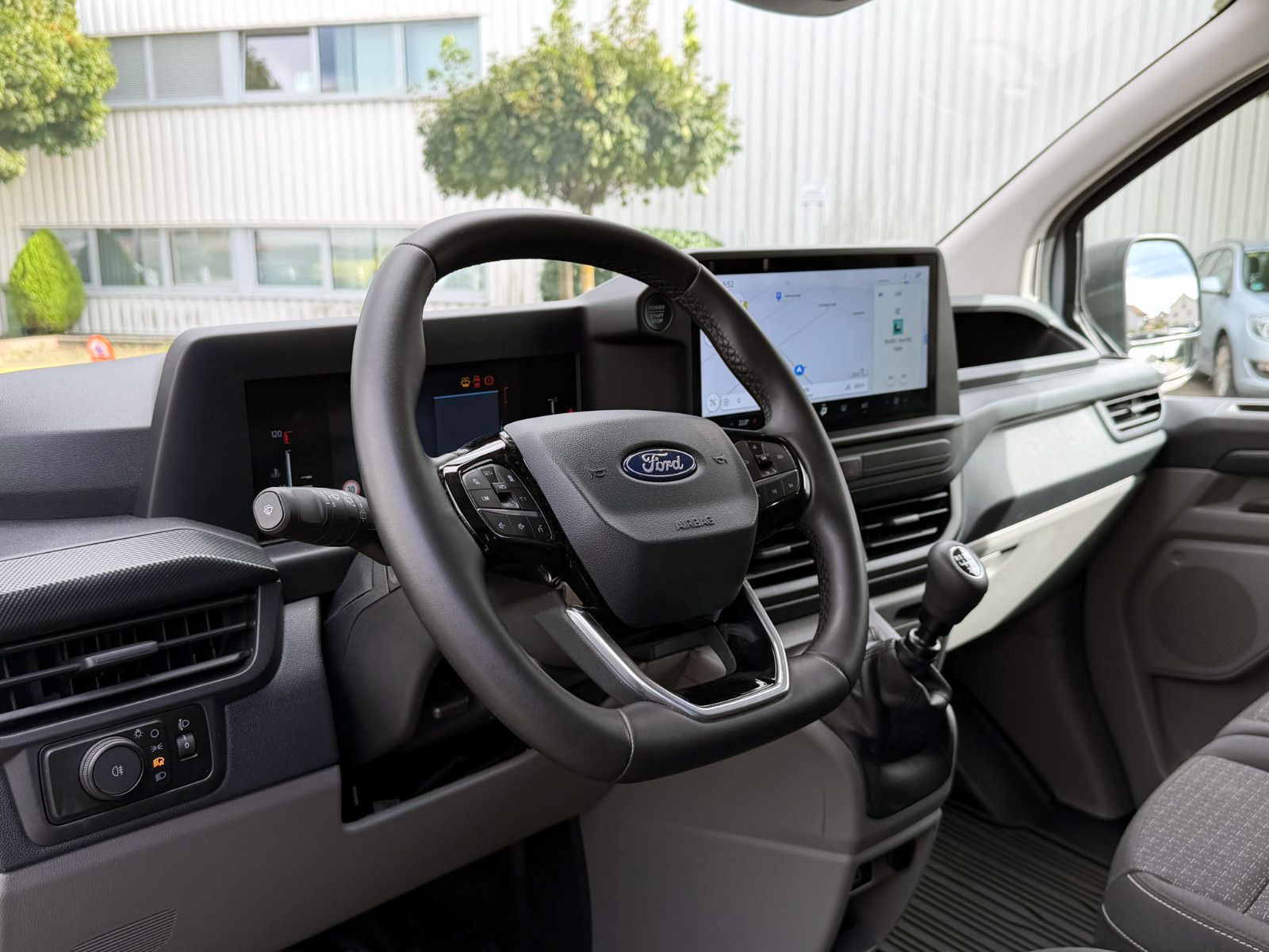 Fahrzeugabbildung Ford Transit Custom Kasten 320 L2 Trend ACC KAM AHK