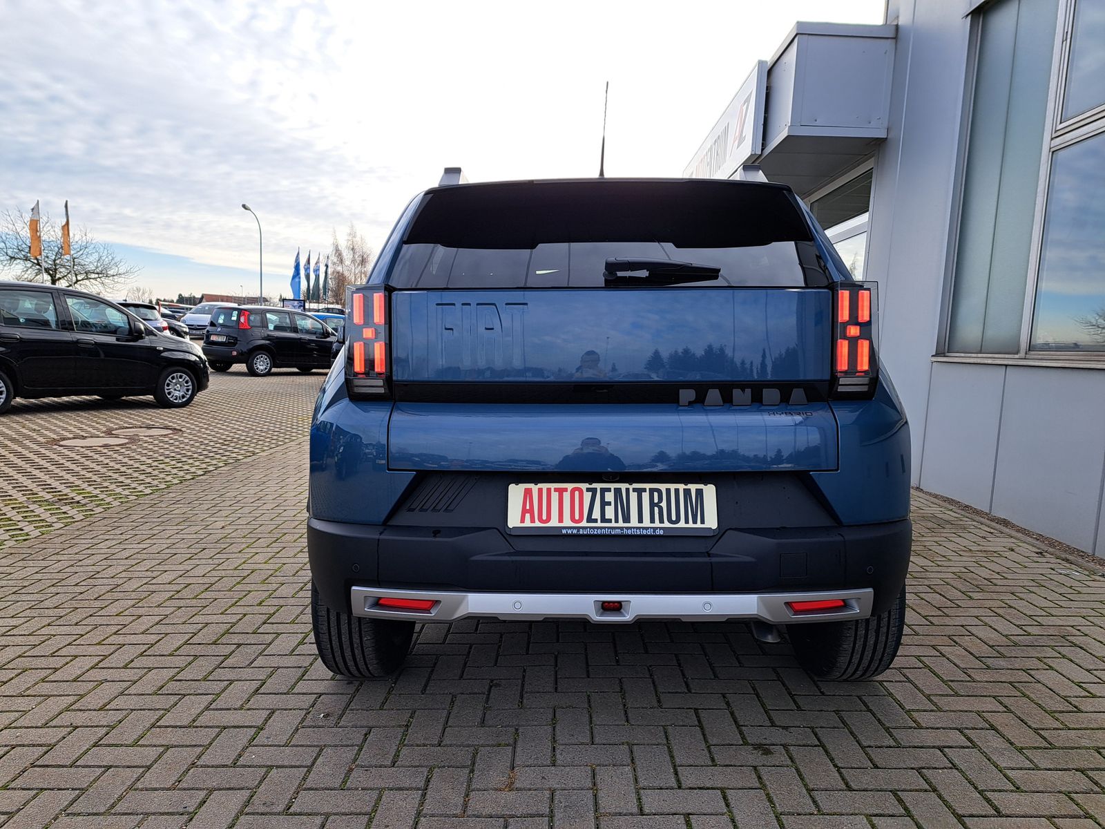 Fahrzeugabbildung Fiat Grande Panda La Prima Hybrid AUTOM. SITZHEIZUNG