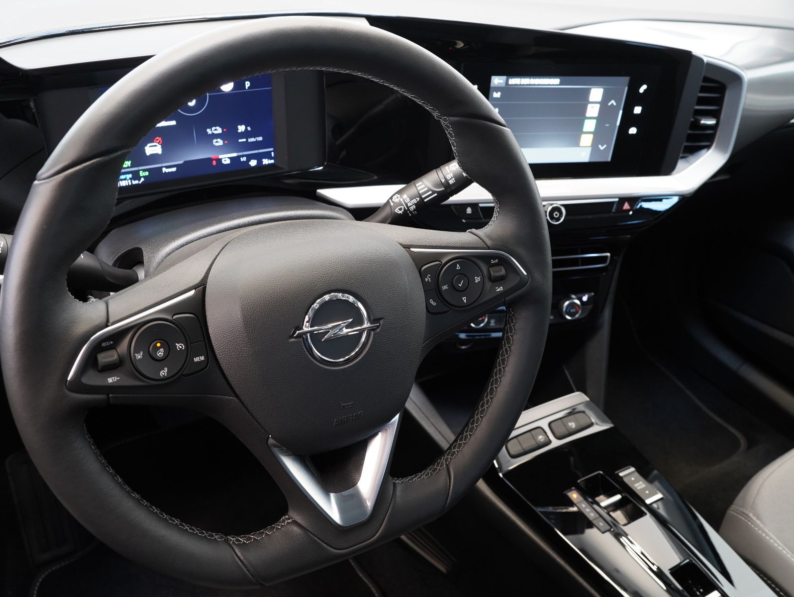 Fahrzeugabbildung Opel Mokka-e Elegance 50KWH/11KW/WÄRMEPUMPE/SOH