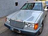 Mercedes-Benz Mercedes W124 Kombi 7-Sitzer - Mercedes-Benz 230 mit Benzin-Antrieb: Kombi, Automatik