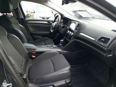 Fahrzeugabbildung Megane IV Grandtour Intens 1.3 TCe 140 edc EU6d
