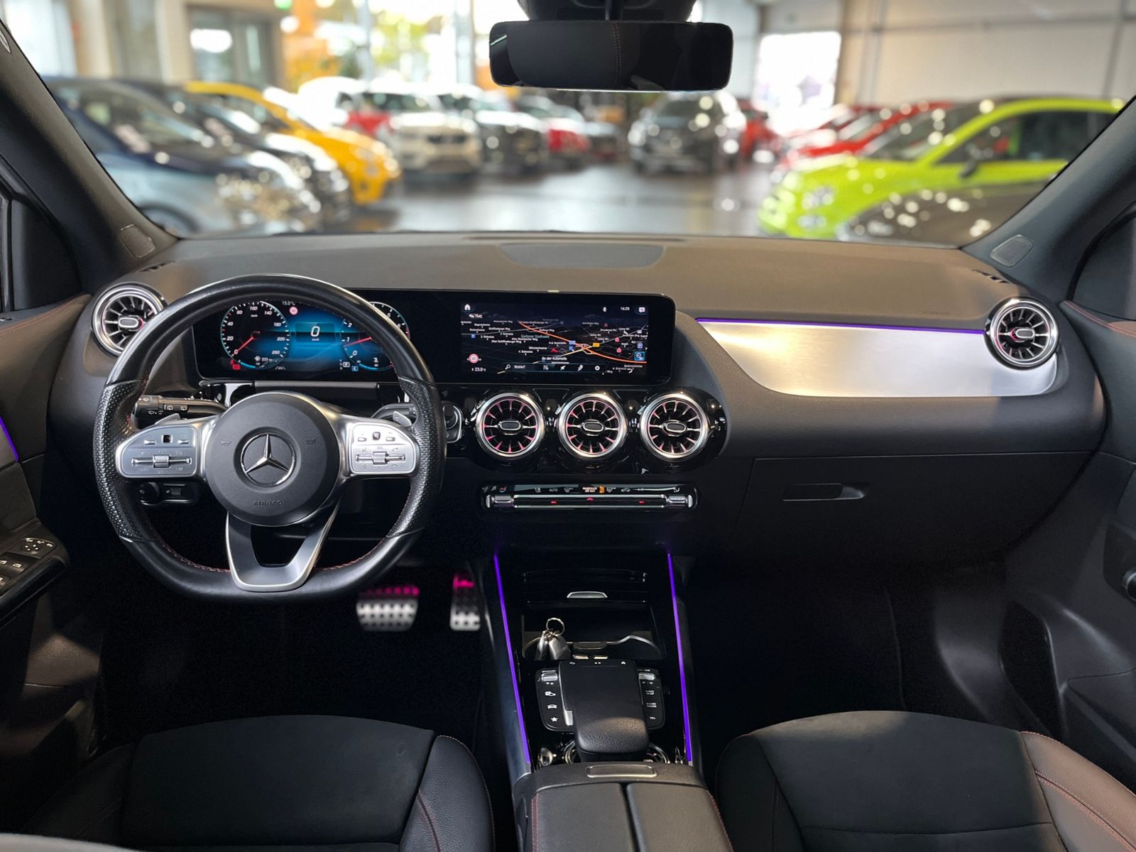 Fahrzeugabbildung Mercedes-Benz GLA 250 4Matic AMG Line PANO LED NAVI