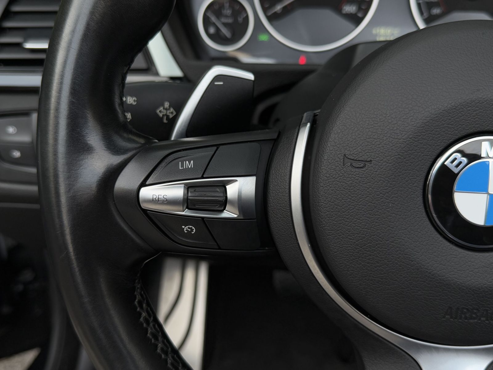 Fahrzeugabbildung BMW 420 d Cabrio M Sport Aut. XEN+SHZ+KAM+NAV+LEDER+