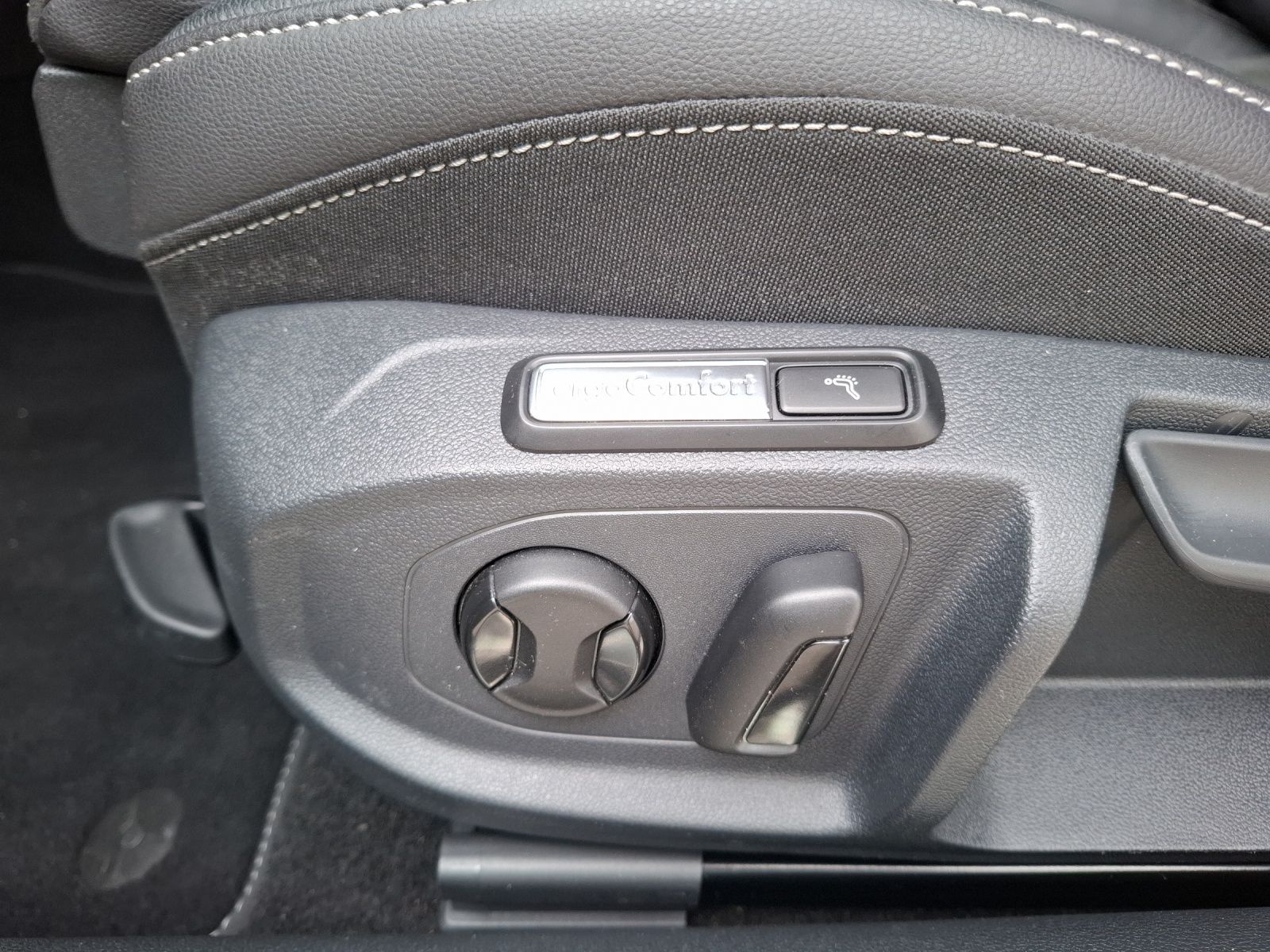 Fahrzeugabbildung Volkswagen Arteon SB TSI R-Line DSG Navi AID Pano ACC RFK S