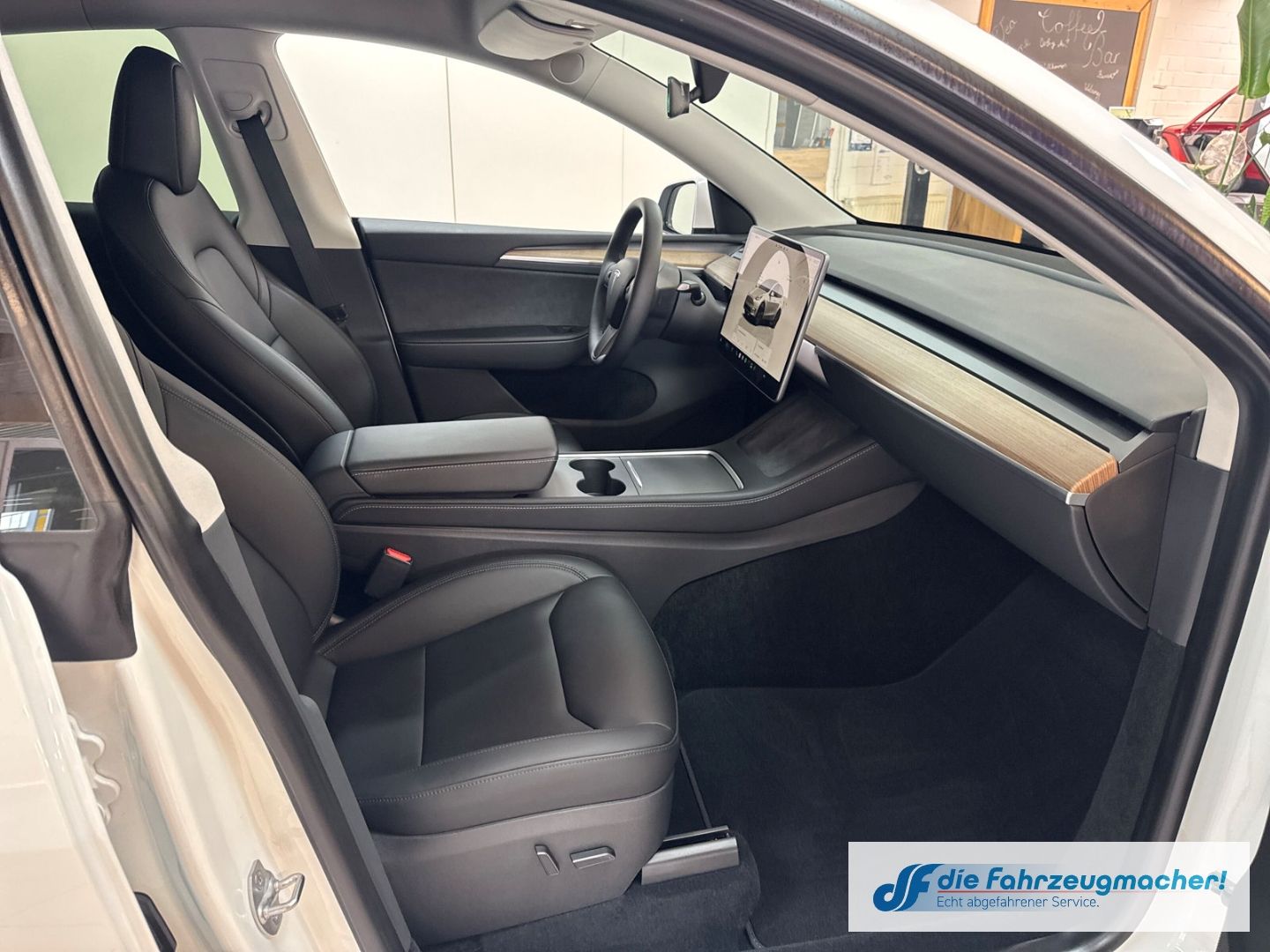 Fahrzeugabbildung Tesla Model Y RWD Panorama Navi Soundsystem LED ACC WL