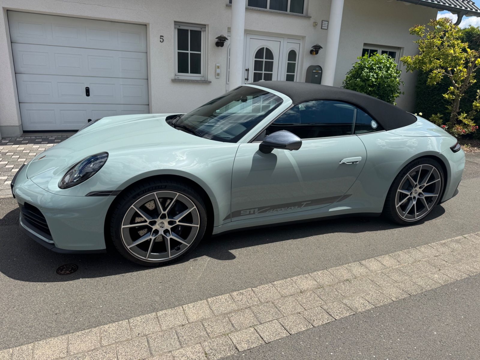 PORSCHE 992 Carrera T Cabriolet Lift V-Leder shadegreen