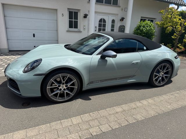 PORSCHE 992 Carrera T Cabriolet Lift V-Leder shadegreen