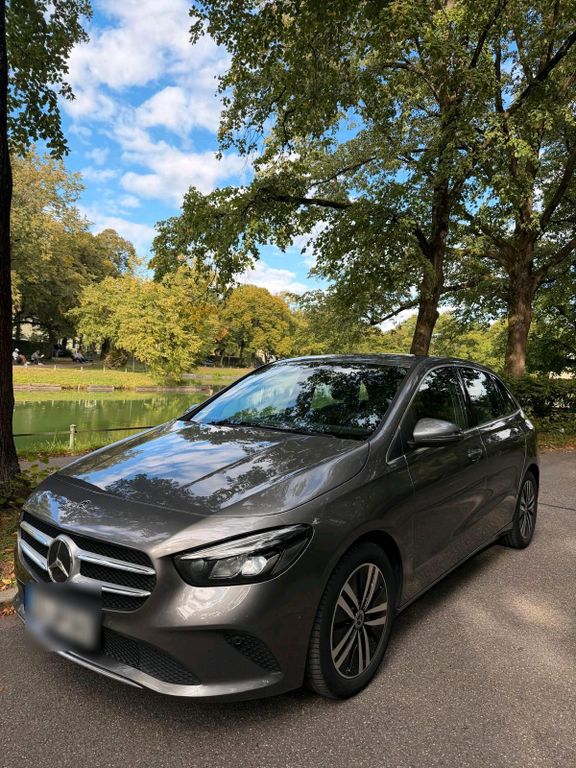 Image of Mercedes-Benz B 200