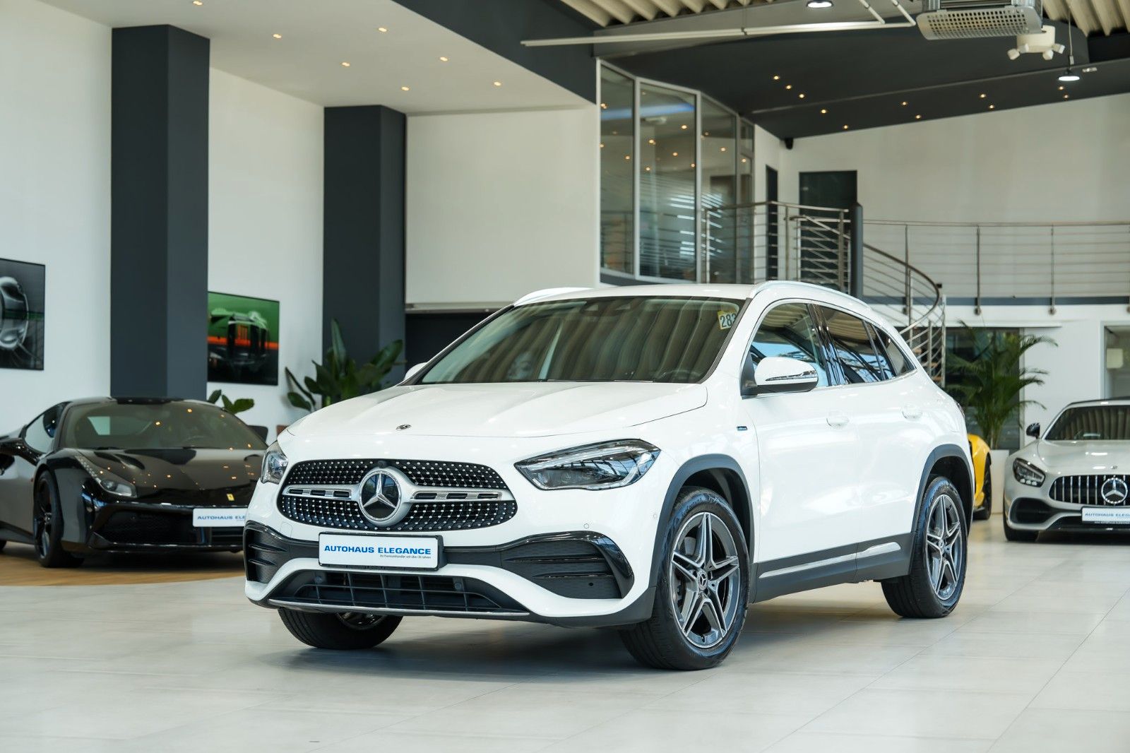MERCEDES-BENZ GLA 250 e *AMG-LINE*MULTIBEAM*LEDER*NAVI*KAMERA*