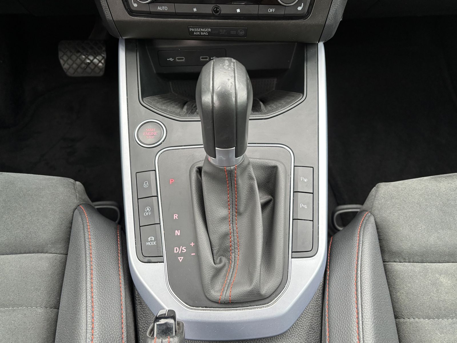 Fahrzeugabbildung SEAT Arona 1.5 TSI DSG FR Line-NAV-LED-KAMERA-VIRTUAL