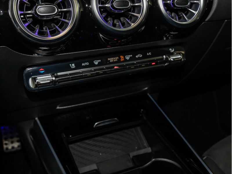 Mercedes-Benz GLA 250 4M AMG-Sport MLB Pano AHK Night Distr 20 foto 16