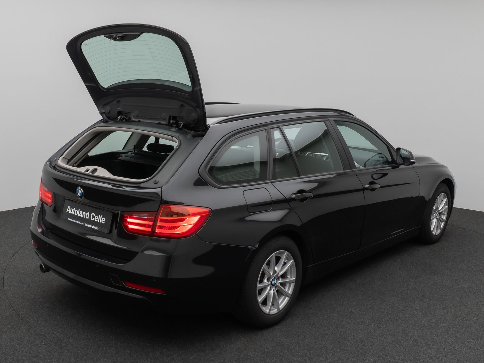 Fahrzeugabbildung BMW 320d Navi PDC Sitzhzg Xenon Geschwindigkeitsreg
