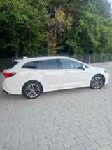 Toyota Corolla 2,0 Hybrid Team Deutsch Touring Spor... - Toyota Corolla: Standheizung