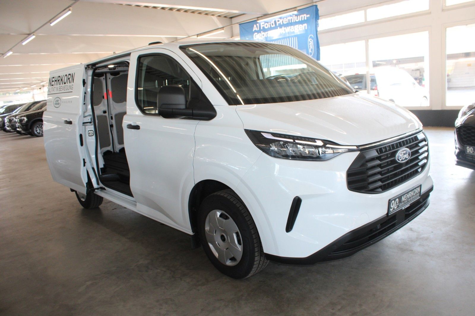 Fahrzeugabbildung Ford Transit Custom L1 TREND LED TechnologiePak2