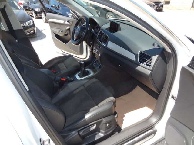 Fahrzeugabbildung Audi Q3 sport/Pano/1.Hand/AHK/Leder/LED/83.900km/