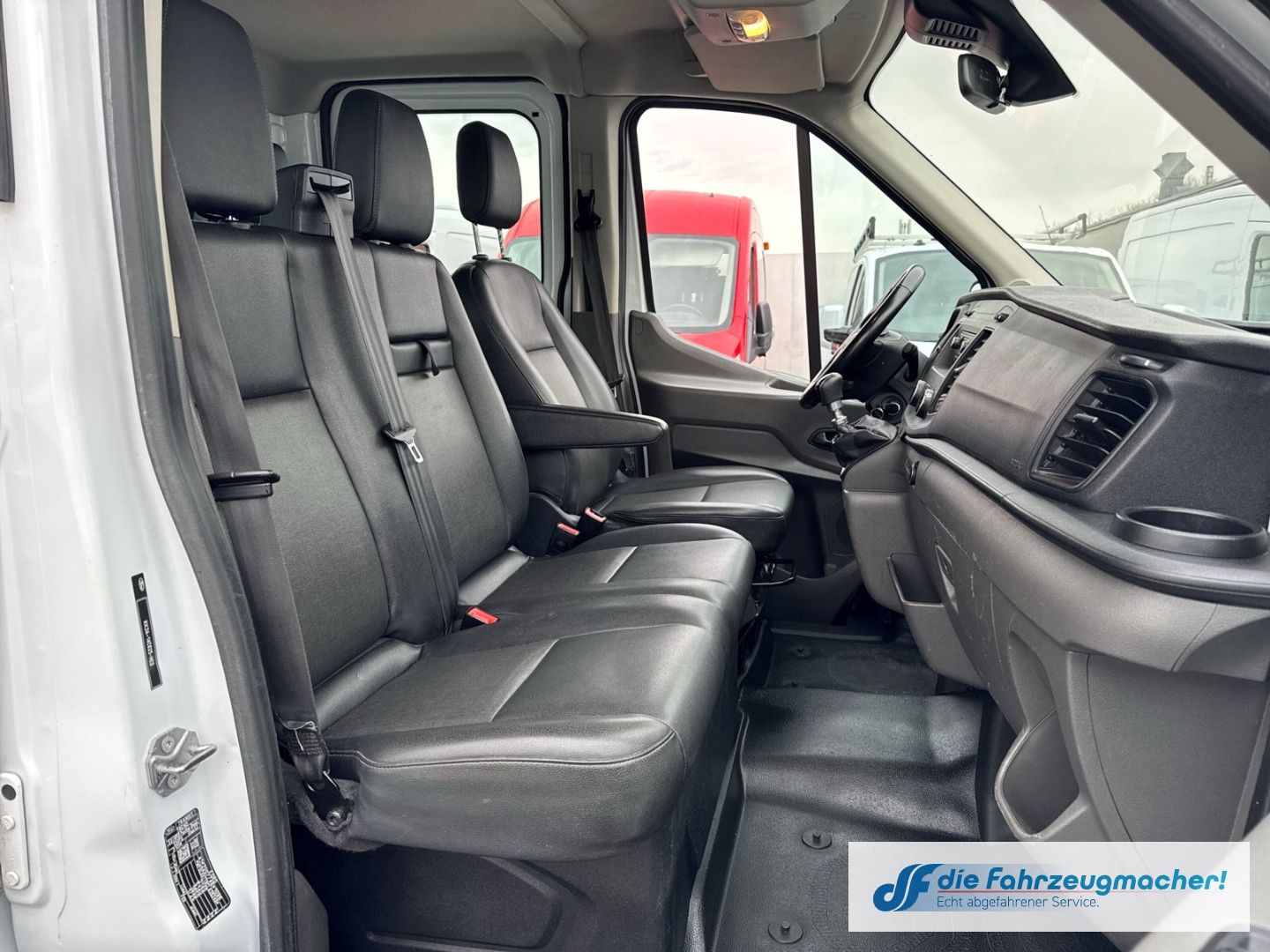 Fahrzeugabbildung Ford Transit Pritsche 350 L2 Doppelkabine  2.0 TDCi D
