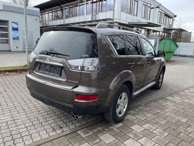 Mitsubishi Outlander Intense 4WD