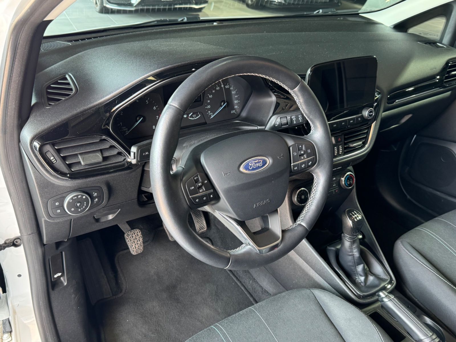 Fahrzeugabbildung Ford Fiesta Cool & Connect/APPLE/8-FACH/SZHZ/