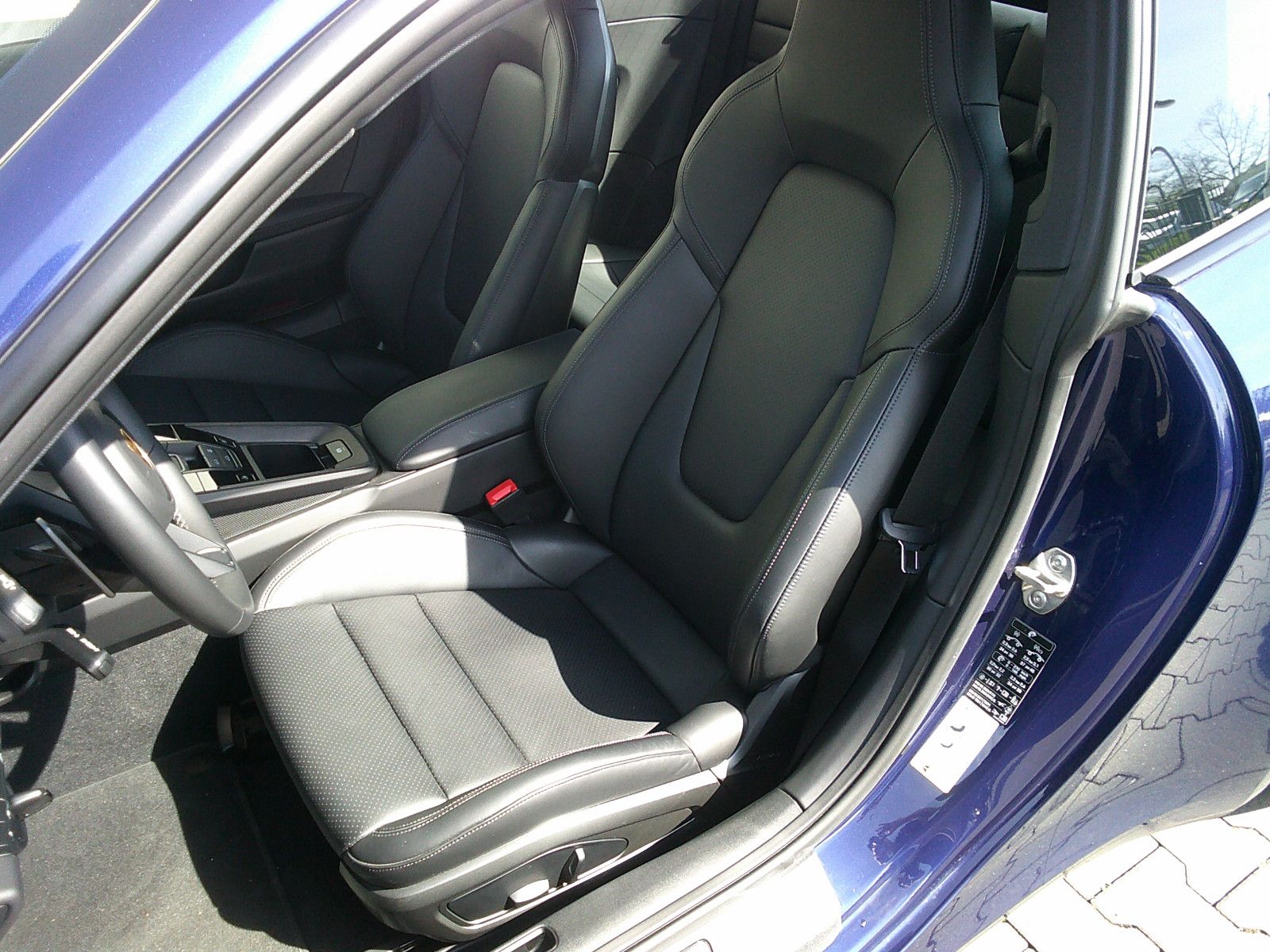 Fahrzeugabbildung Porsche 992 / 911 Carrera GTS /1.Hand *mod.2024*