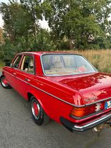 Mercedes-Benz Oldtimer Mercedes Benz W123 230e - Mercedes-Benz 230 in Leipzig