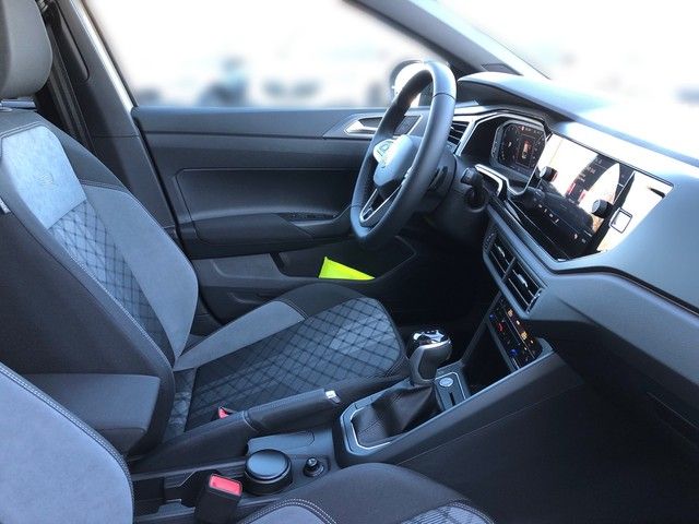 Fahrzeugabbildung Volkswagen Taigo 1.5TSI DSG R-Line PANO+MATRIX+ACC+PARKLNK+