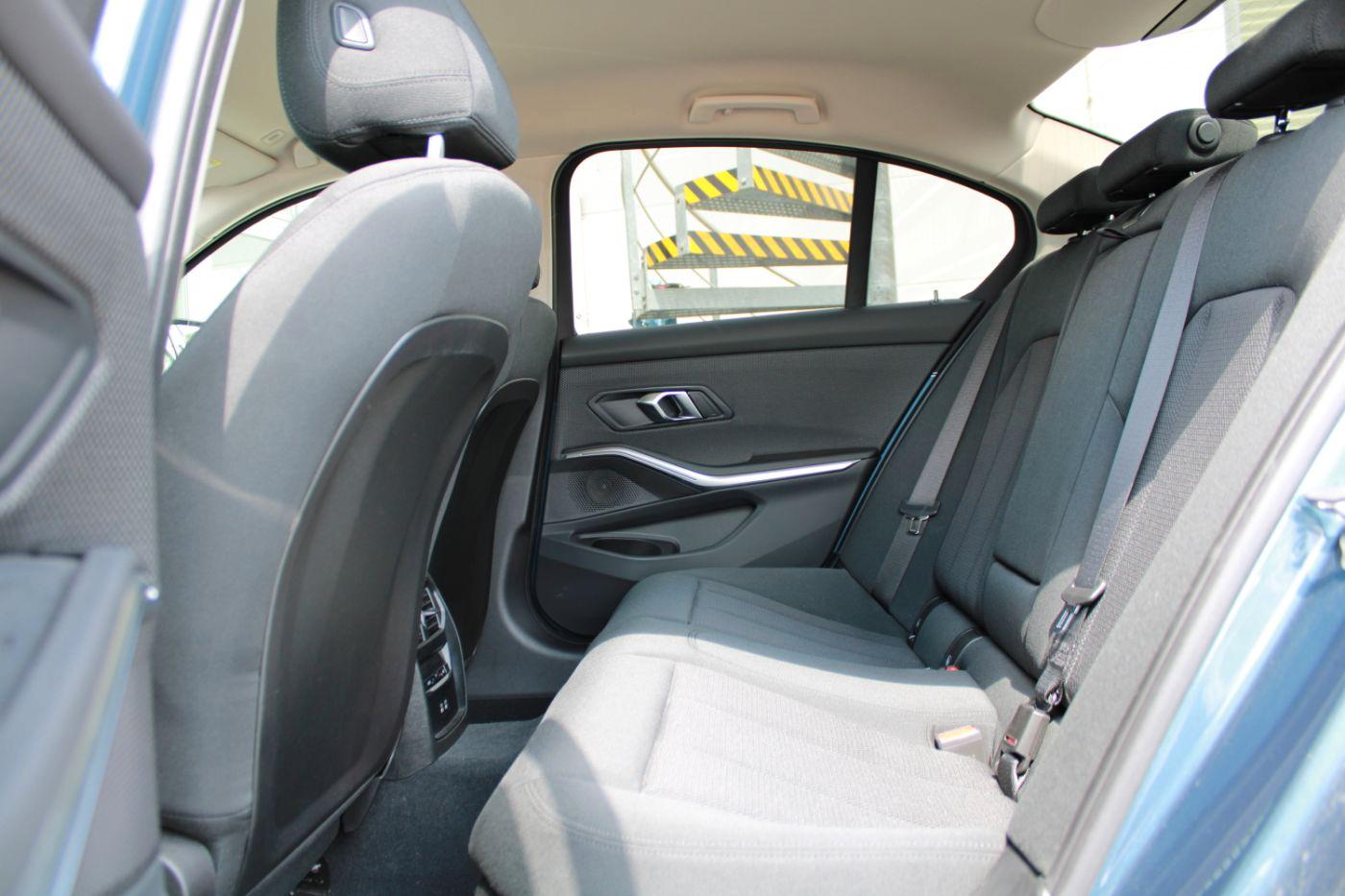 BMW 318i Limousine Navi LED ACC Kamera DAB Ambiente