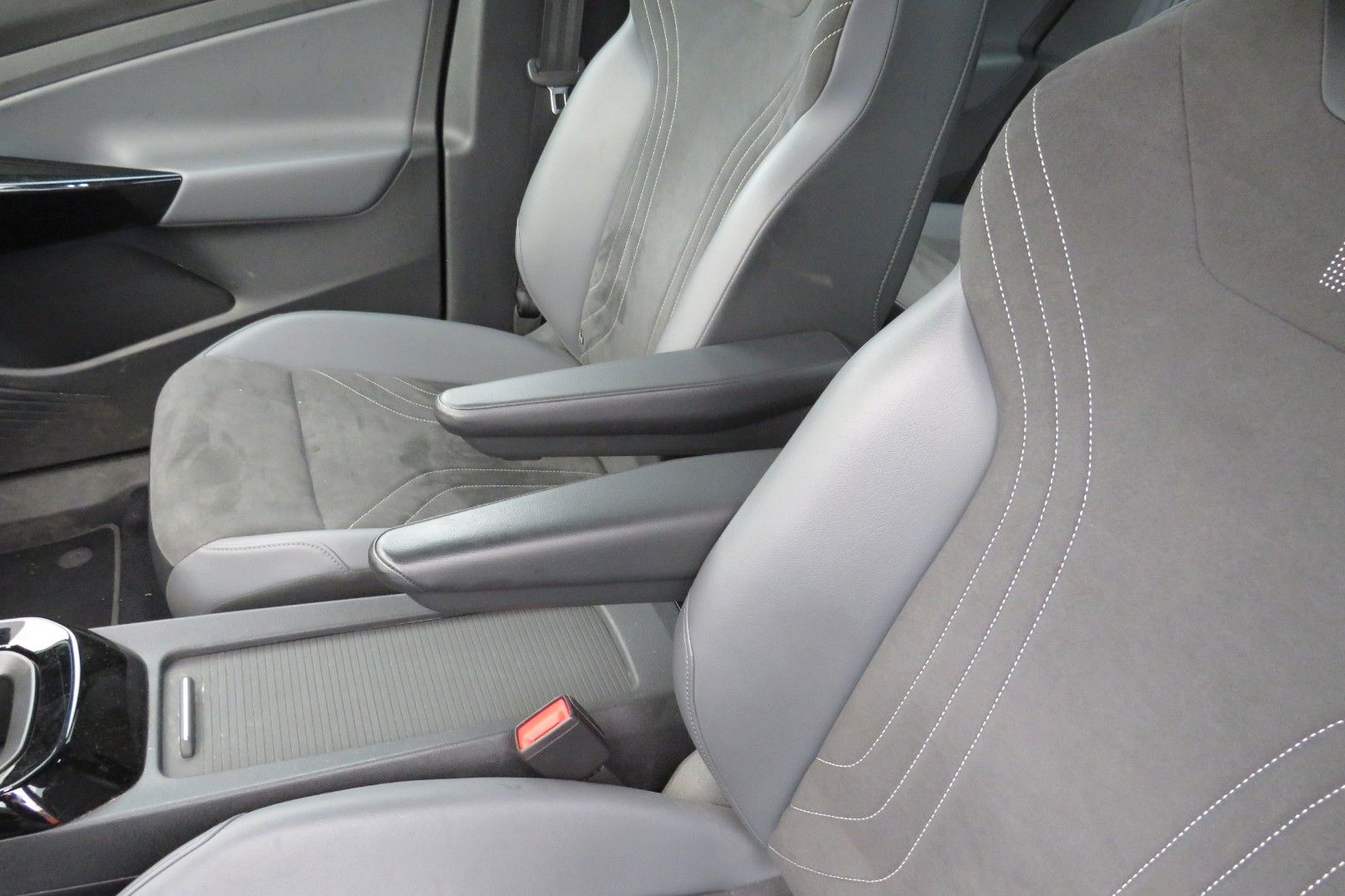 Fahrzeugabbildung Volkswagen ID.5 Pro 128 kW ASSISTENT-PAKET ACC AHK SITZH