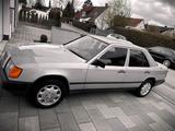 Mercedes-Benz E 230