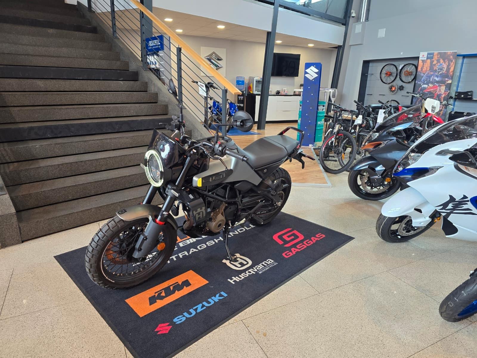Husqvarna 401 Svartpilen nur 265km
